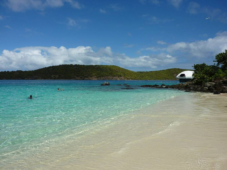 Coki Beach, looking out to Thatch Cay, with the Coral World observatory tower on the point